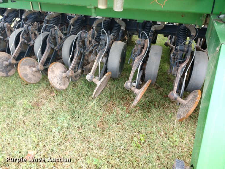 image for item DD7111 John Deere 1560 no-till grain drill