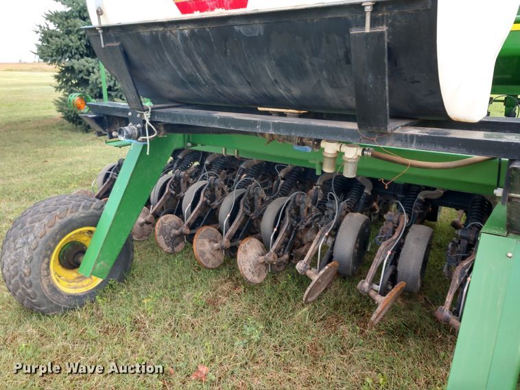 image for item DD7111 John Deere 1560 no-till grain drill