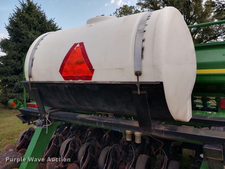 image for item DD7111 John Deere 1560 no-till grain drill