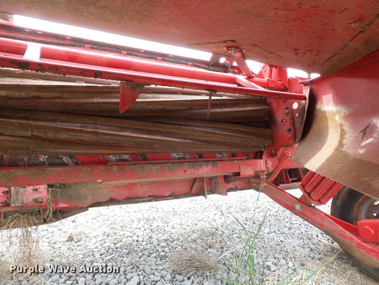 image for item DE8006 2010 Hesston 1476 windrower