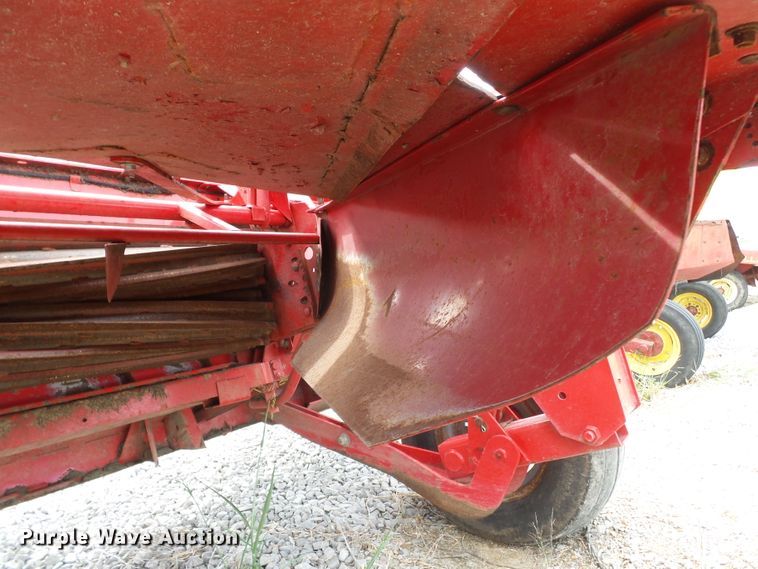 image for item DE8006 2010 Hesston 1476 windrower