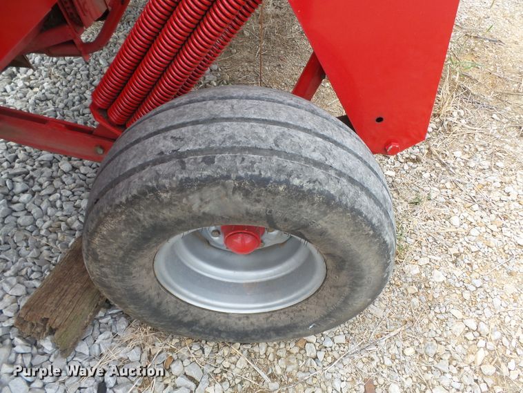 image for item DE8006 2010 Hesston 1476 windrower