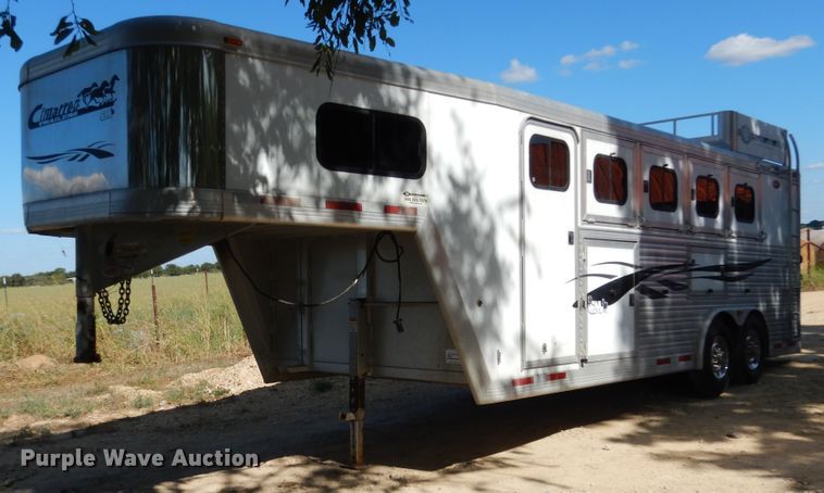 image for item DF2585 2005 Cimarron NS4HG21800260E livestock trailer