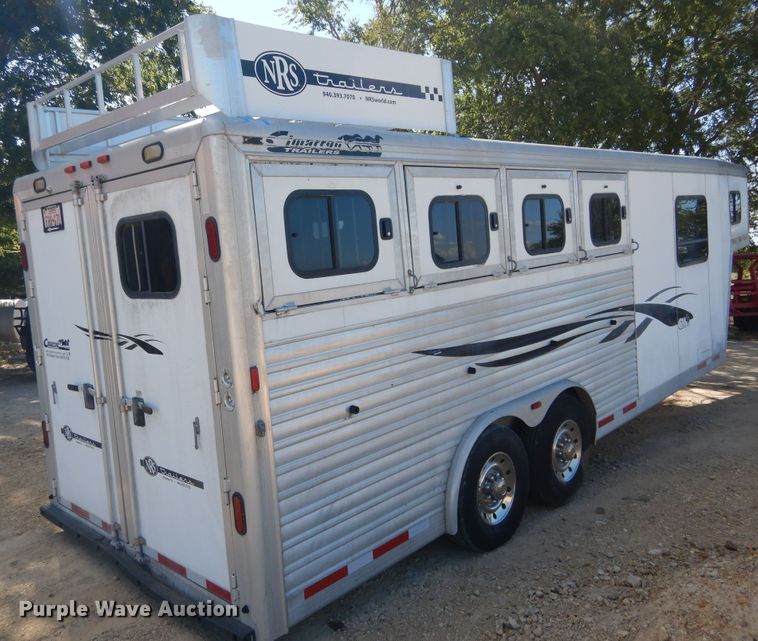 image for item DF2585 2005 Cimarron NS4HG21800260E livestock trailer