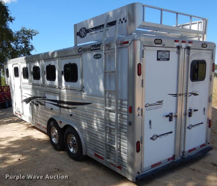 image for item DF2585 2005 Cimarron NS4HG21800260E livestock trailer