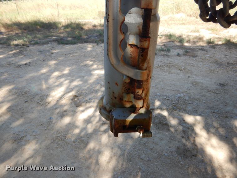 image for item DF2585 2005 Cimarron NS4HG21800260E livestock trailer