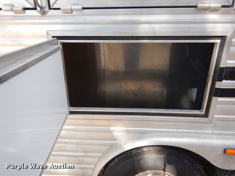 image for item DF2585 2005 Cimarron NS4HG21800260E livestock trailer