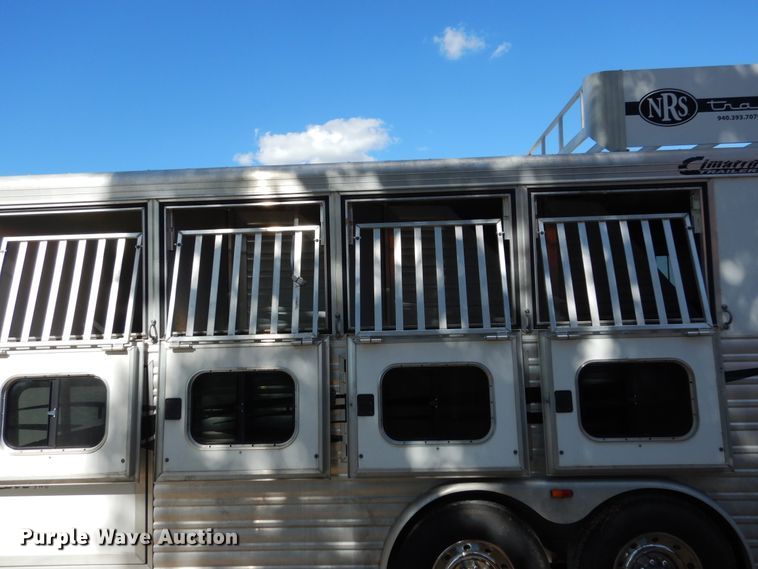 image for item DF2585 2005 Cimarron NS4HG21800260E livestock trailer