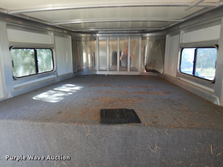 image for item DF2585 2005 Cimarron NS4HG21800260E livestock trailer