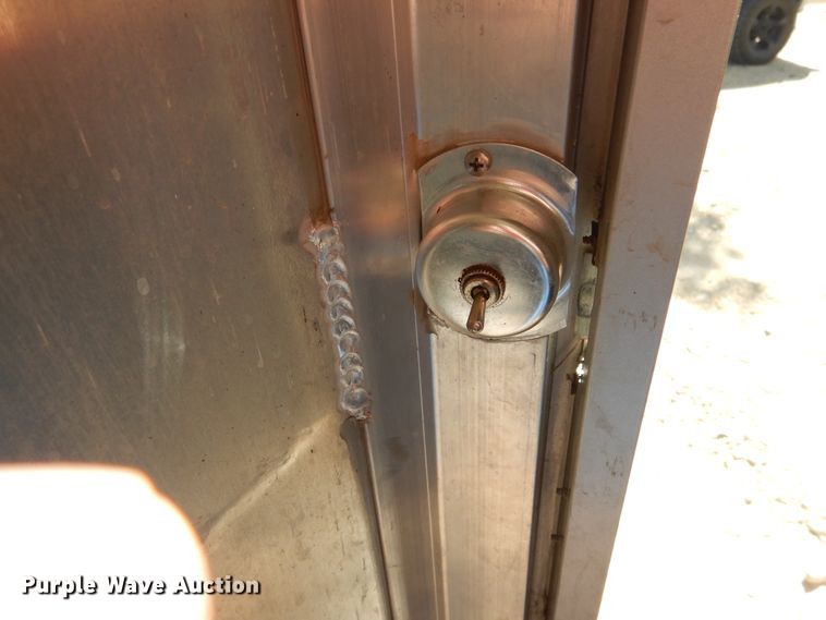 image for item DF2585 2005 Cimarron NS4HG21800260E livestock trailer