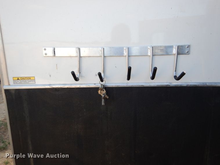 image for item DF2585 2005 Cimarron NS4HG21800260E livestock trailer