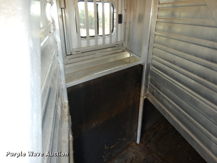 image for item DF2585 2005 Cimarron NS4HG21800260E livestock trailer