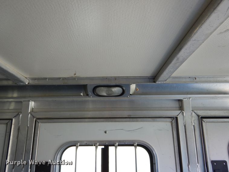 image for item DF2585 2005 Cimarron NS4HG21800260E livestock trailer