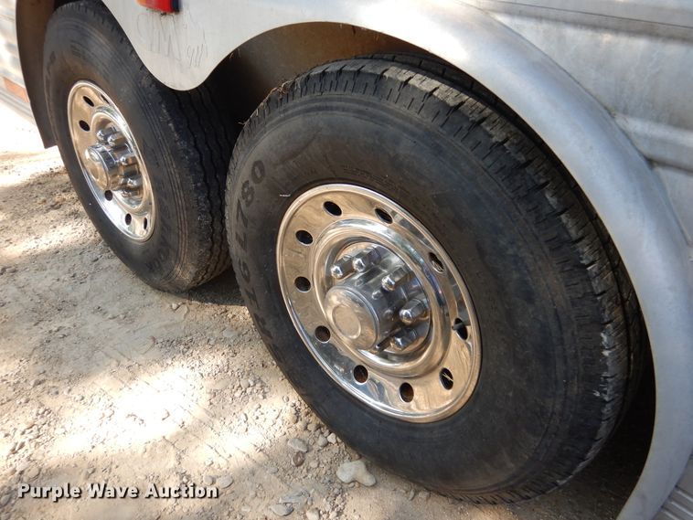 image for item DF2585 2005 Cimarron NS4HG21800260E livestock trailer