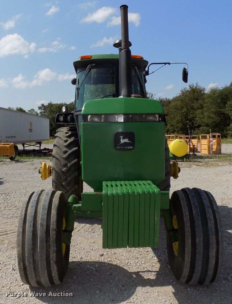 image for item DG2444 1988 John Deere 4850 tractor