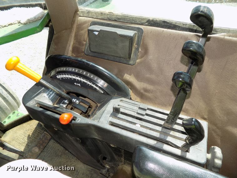 image for item DG2444 1988 John Deere 4850 tractor