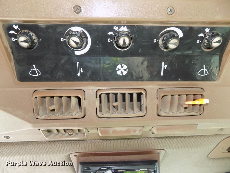 image for item DG2444 1988 John Deere 4850 tractor