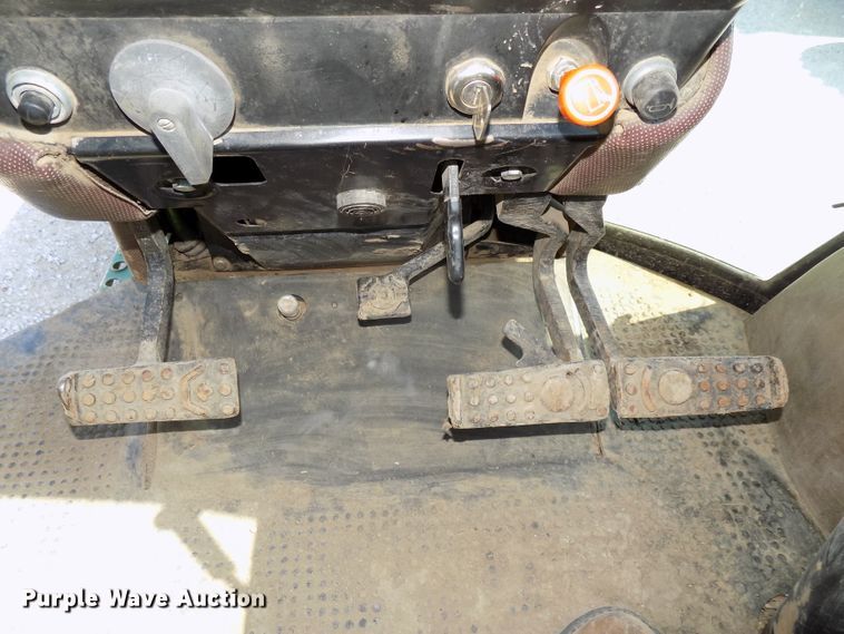 image for item DG2444 1988 John Deere 4850 tractor