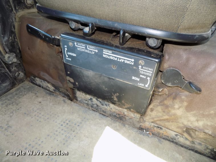 image for item DG2444 1988 John Deere 4850 tractor