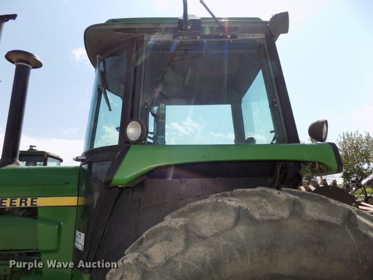 image for item DG2444 1988 John Deere 4850 tractor