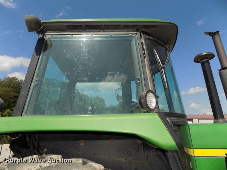 image for item DG2444 1988 John Deere 4850 tractor