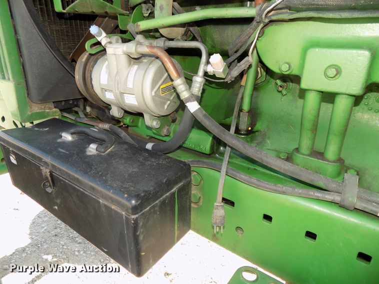 image for item DG2444 1988 John Deere 4850 tractor