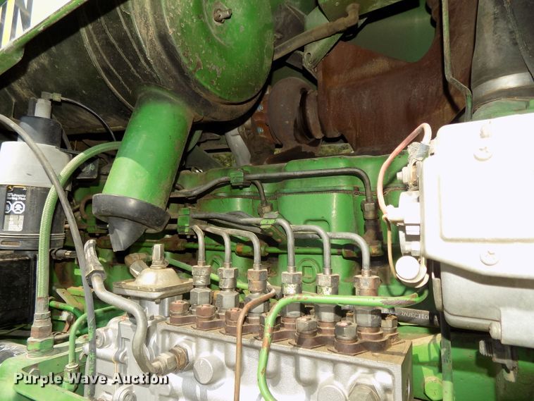 image for item DG2444 1988 John Deere 4850 tractor