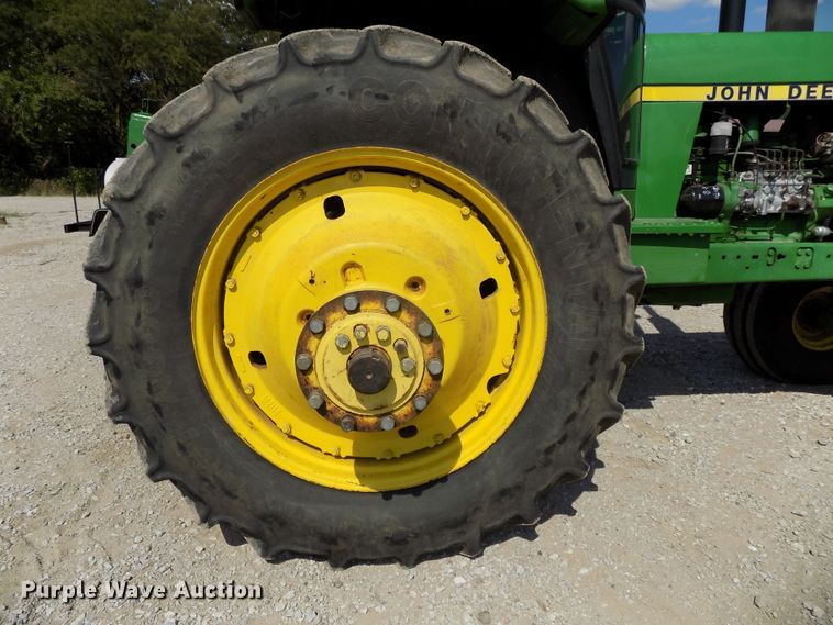 image for item DG2444 1988 John Deere 4850 tractor