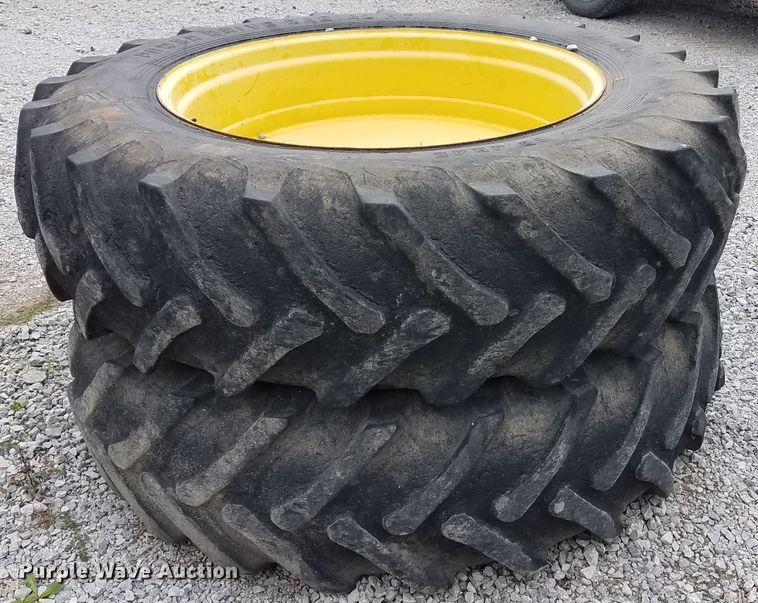 image for item DG2444 1988 John Deere 4850 tractor