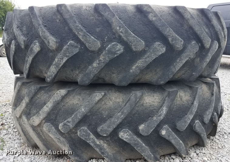 image for item DG2444 1988 John Deere 4850 tractor