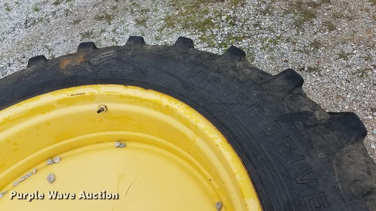 image for item DG2444 1988 John Deere 4850 tractor