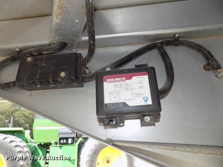 image for item DG2447 2014 Cimarron Showstar livestock trailer