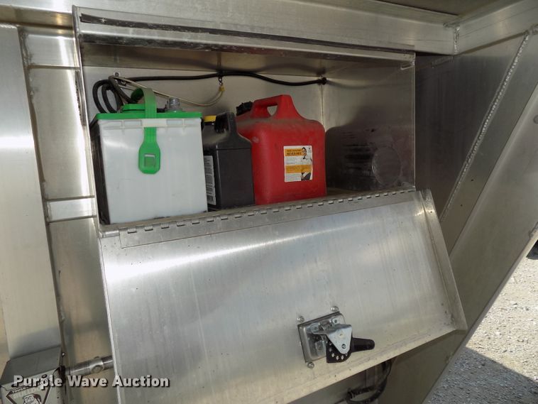 image for item DG2447 2014 Cimarron Showstar livestock trailer