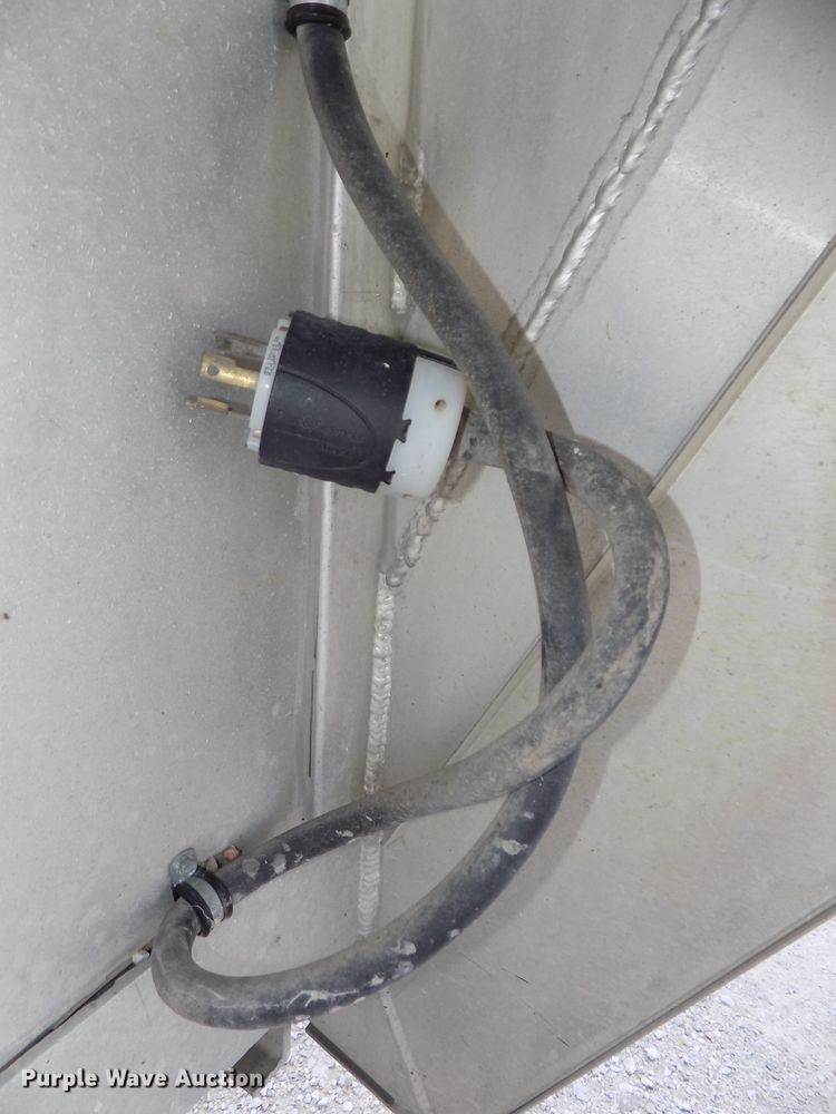 image for item DG2447 2014 Cimarron Showstar livestock trailer