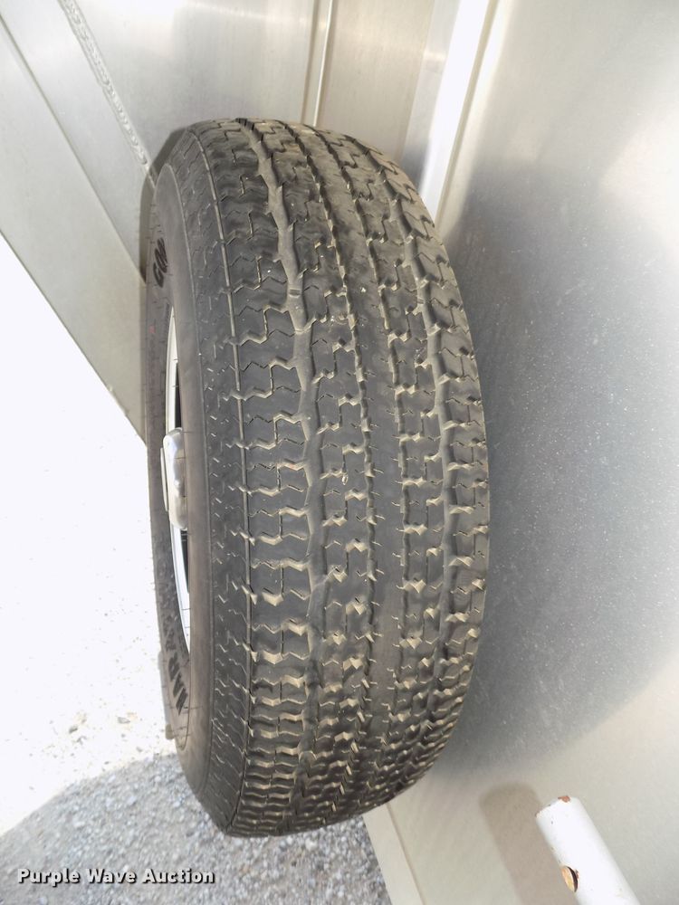 image for item DG2447 2014 Cimarron Showstar livestock trailer