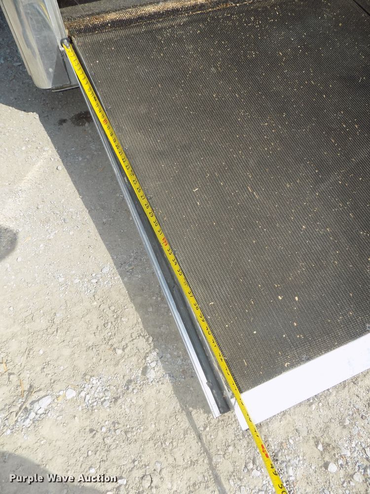 image for item DG2447 2014 Cimarron Showstar livestock trailer