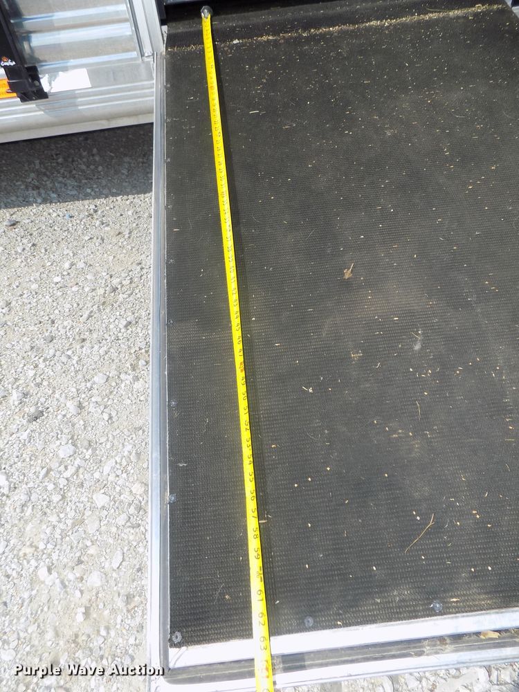 image for item DG2447 2014 Cimarron Showstar livestock trailer