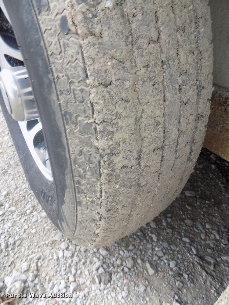 image for item DG2447 2014 Cimarron Showstar livestock trailer