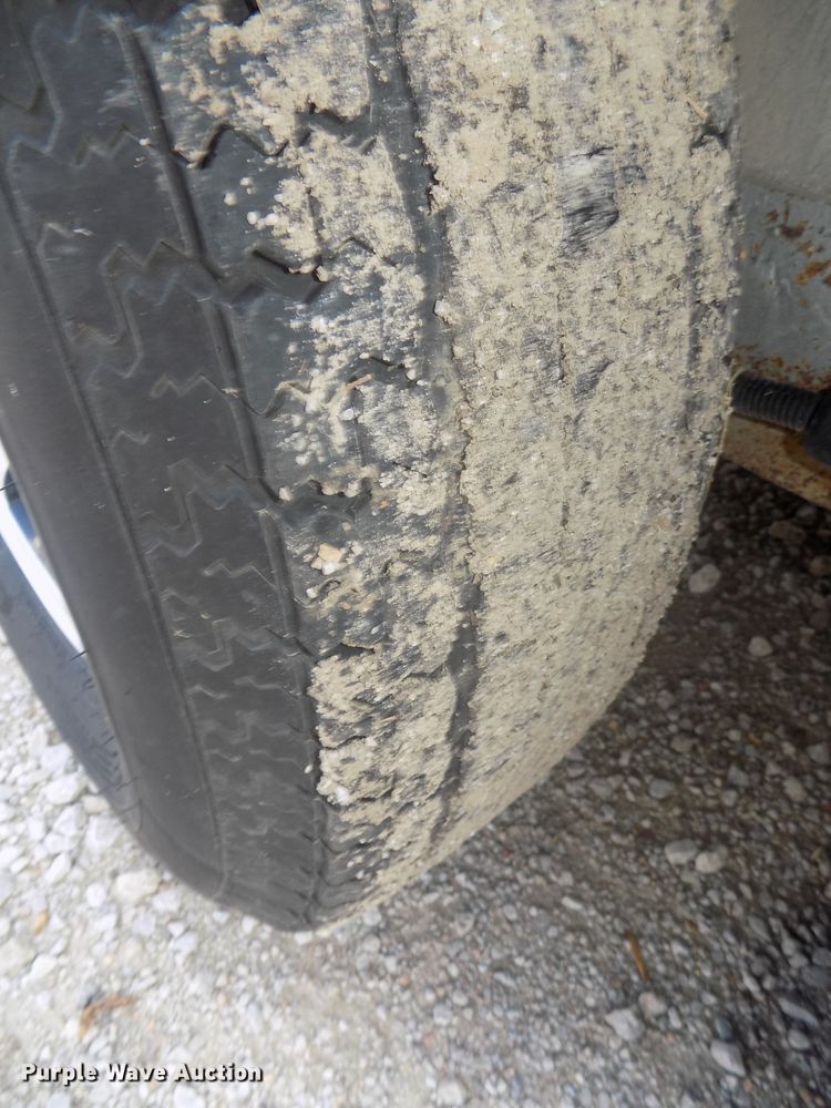 image for item DG2447 2014 Cimarron Showstar livestock trailer