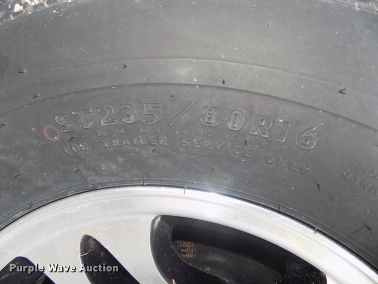 image for item DG2447 2014 Cimarron Showstar livestock trailer