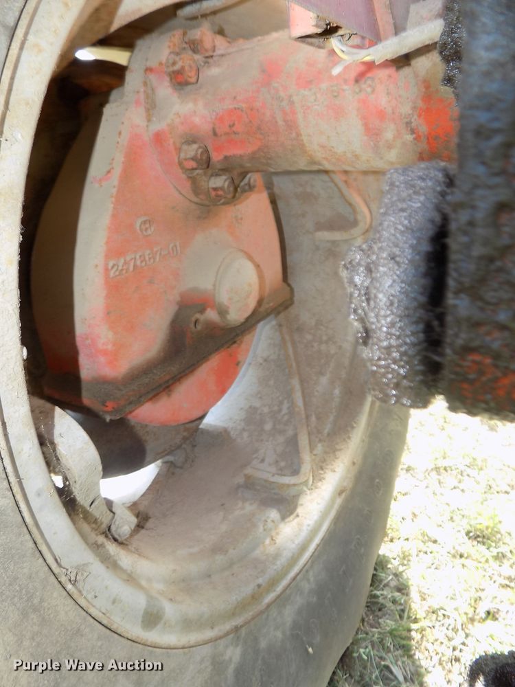 image for item DG2448 1968 Allis Chalmers One-Eighty tractor