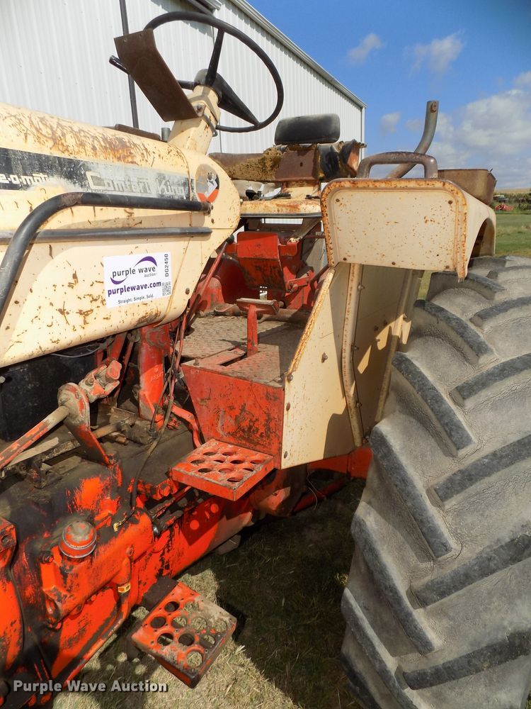 image for item DG2450 1967 Case 831C Comfort King tractor