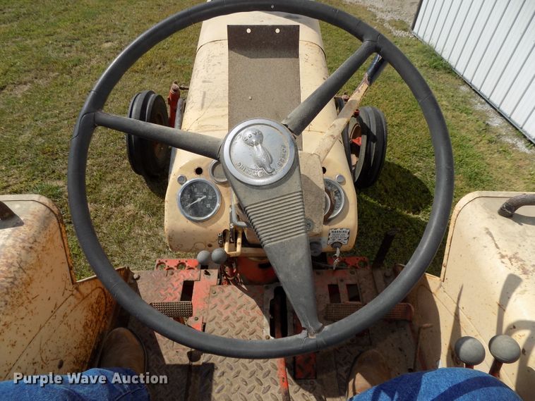 image for item DG2450 1967 Case 831C Comfort King tractor