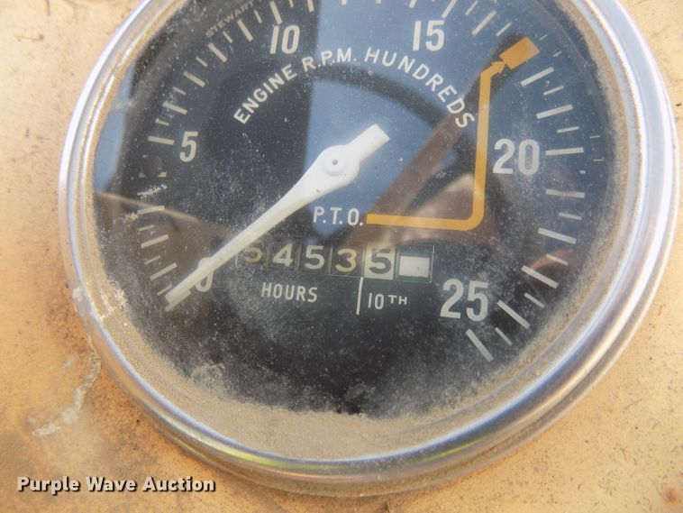 image for item DG2450 1967 Case 831C Comfort King tractor