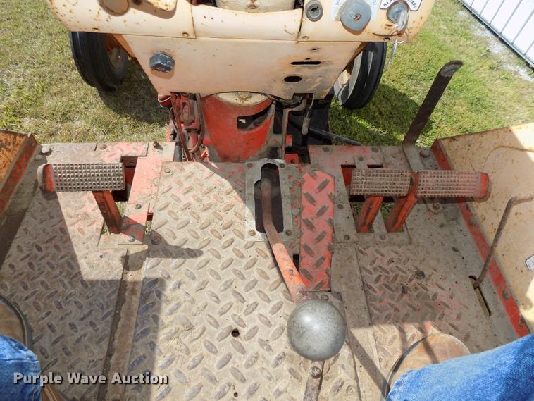 image for item DG2450 1967 Case 831C Comfort King tractor