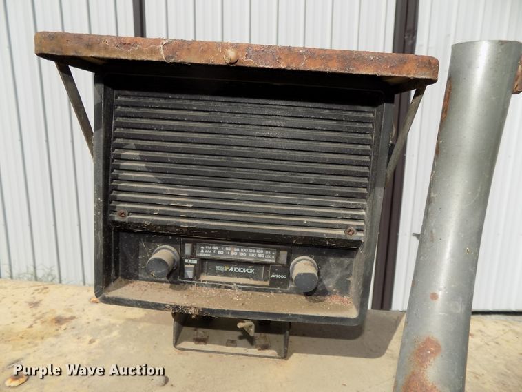 image for item DG2450 1967 Case 831C Comfort King tractor