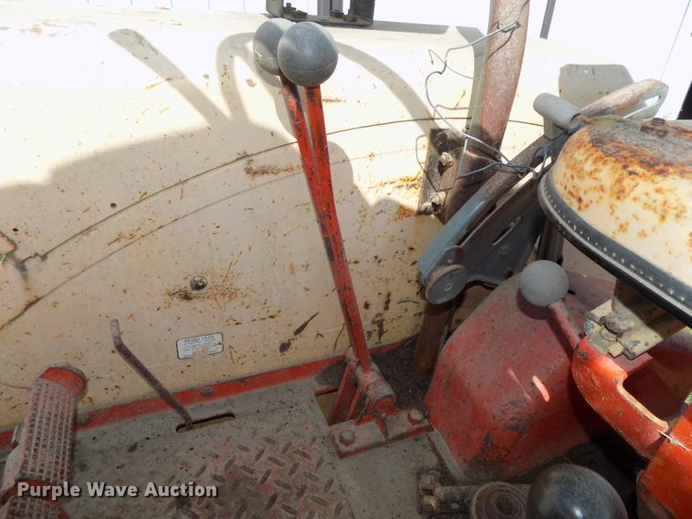 image for item DG2450 1967 Case 831C Comfort King tractor