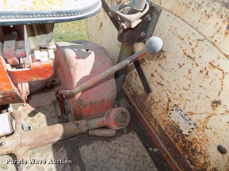 image for item DG2450 1967 Case 831C Comfort King tractor