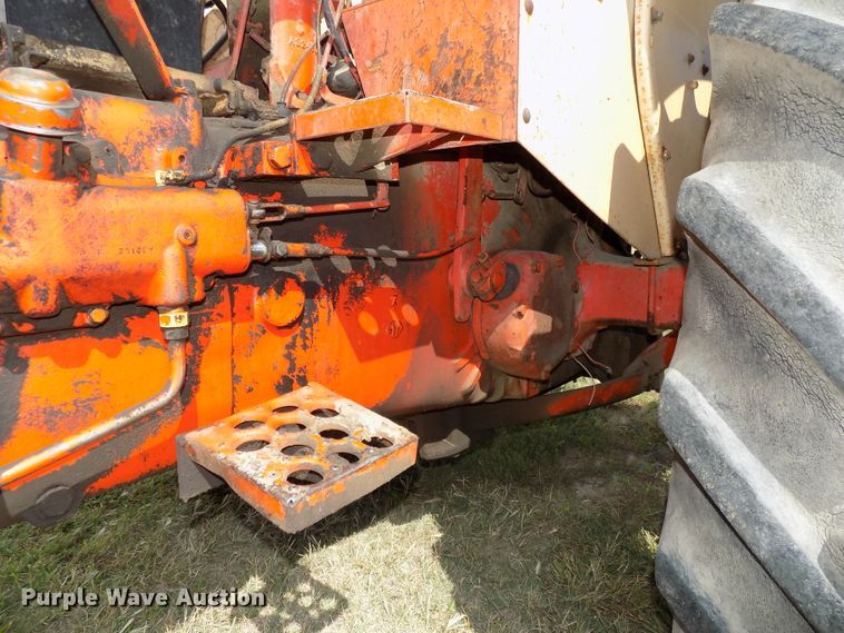 image for item DG2450 1967 Case 831C Comfort King tractor