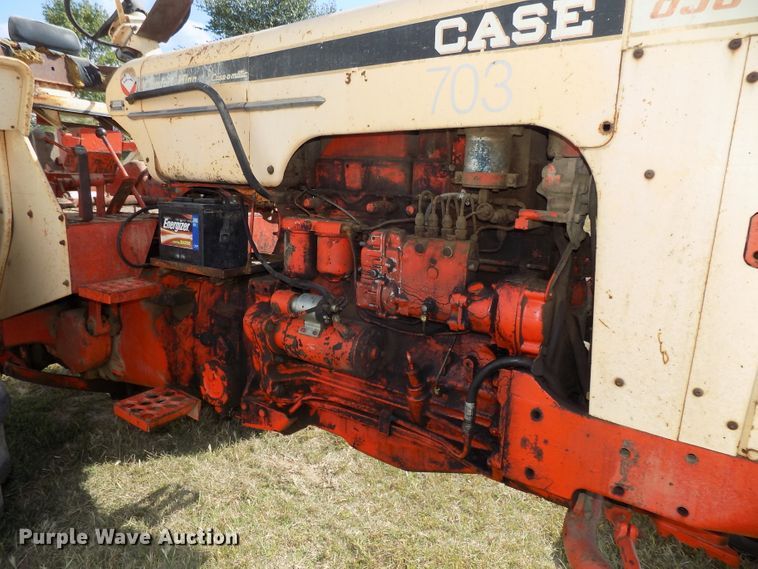 image for item DG2450 1967 Case 831C Comfort King tractor